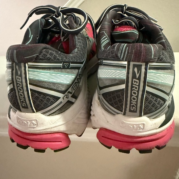 Brooks Ravenna 7 Women’s Running Shoes Fuchsia Gray 1202081B672 Size 9 - Picture 3 of 7